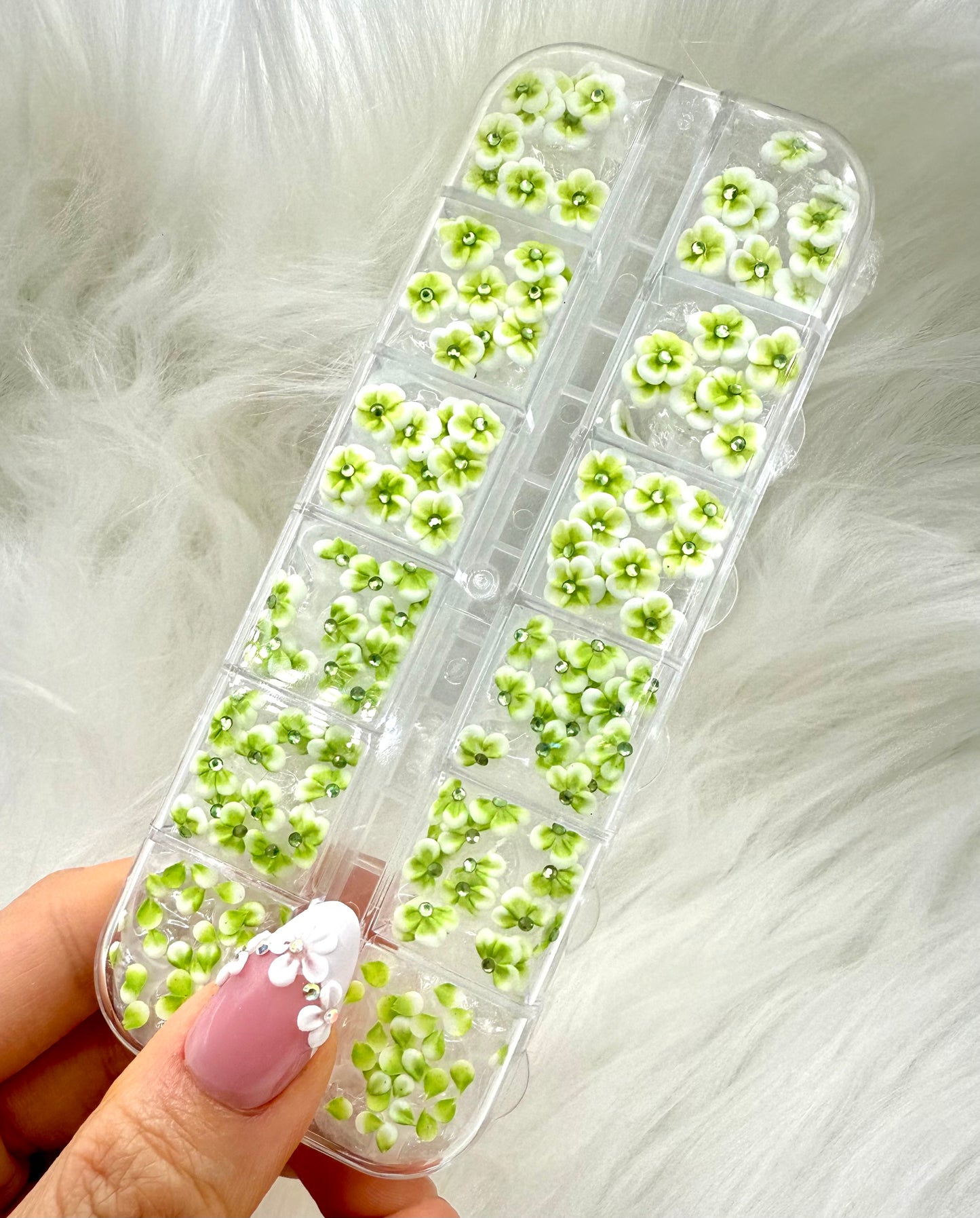 Handmade 3D Acrylic Flowers Set 180pcs