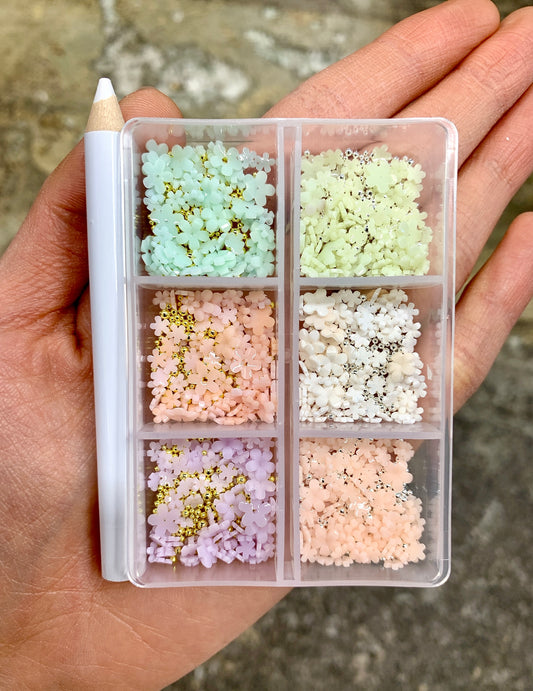 Mini Resin 3D Flowers 6 Colors Box