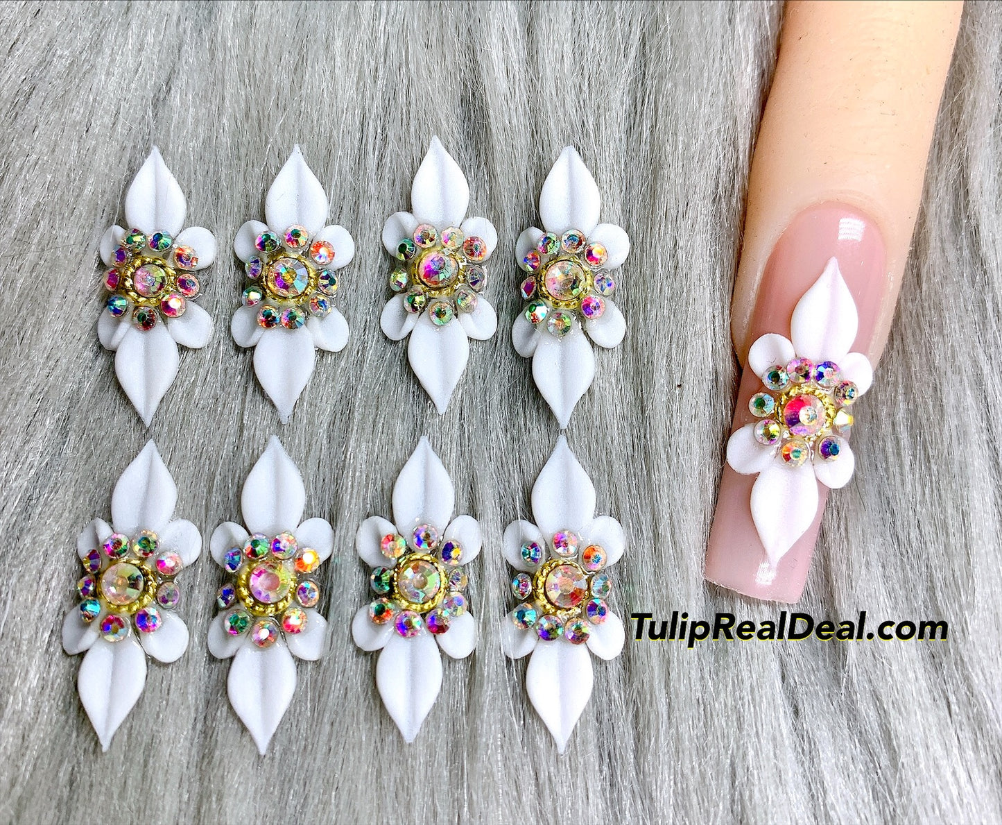 Fancy 3D Acrylic White Flowers 4pcs charms