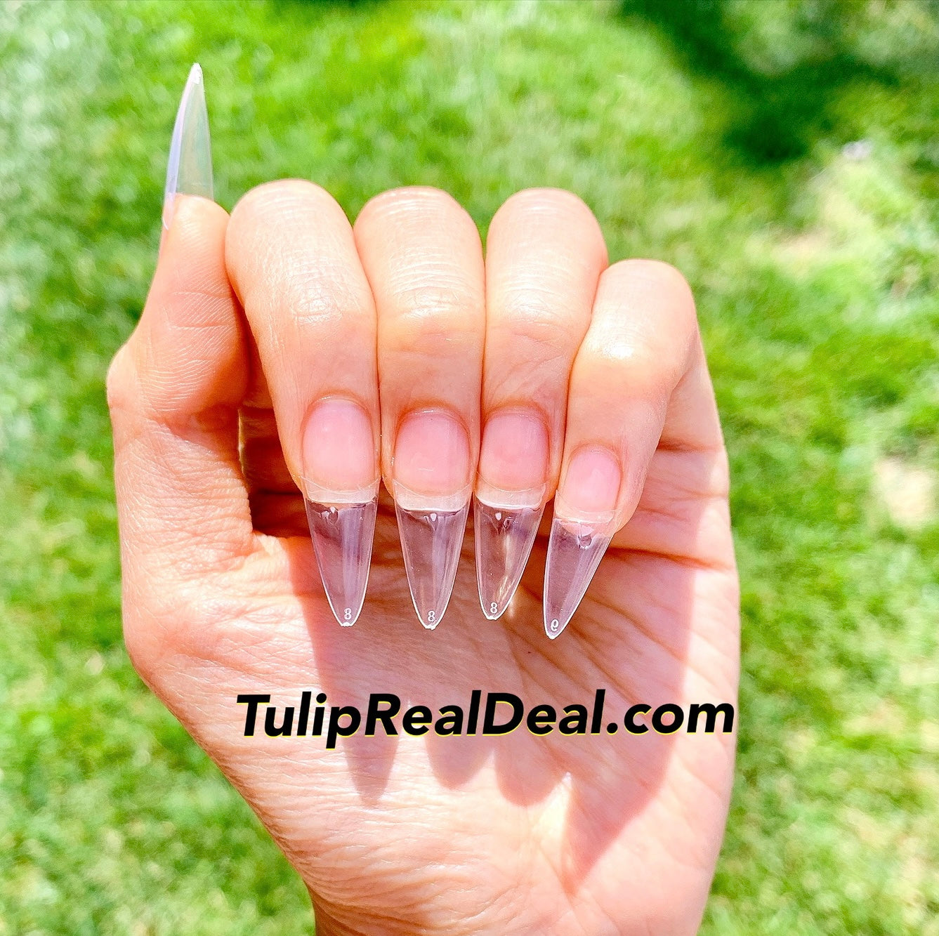 Medium Almond Half cover non C-curve straight tips