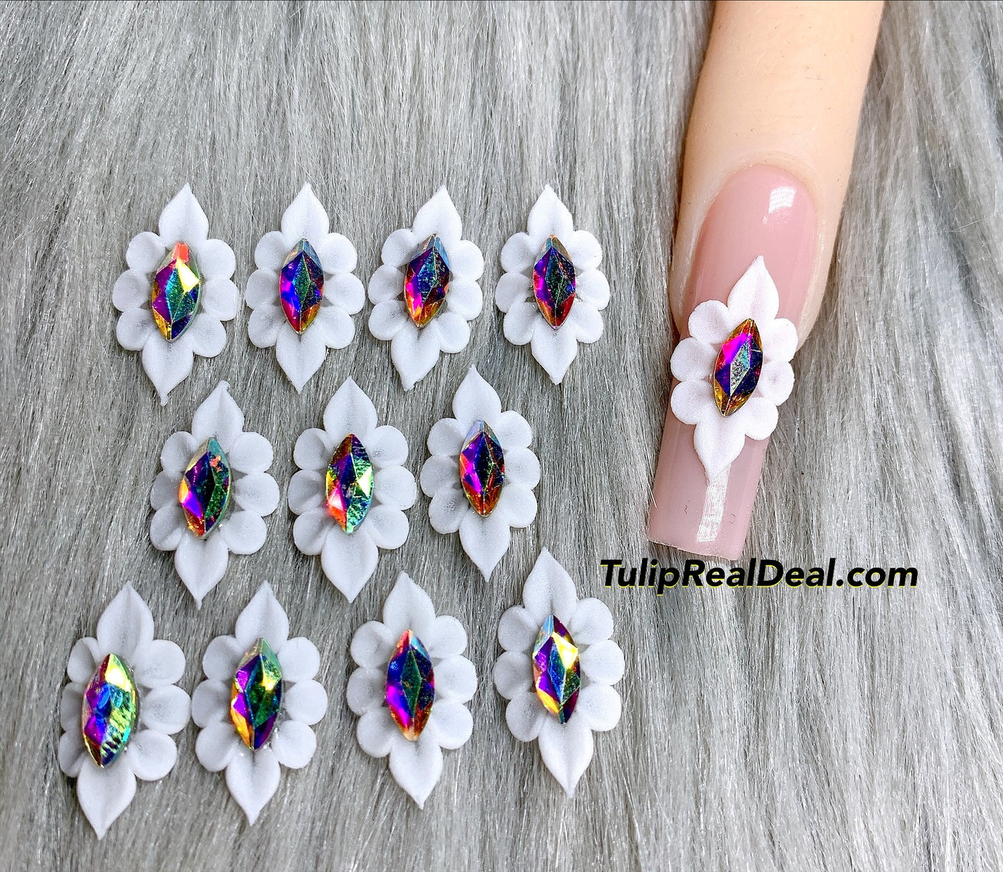 Fancy 3D Acrylic White Flowers 4pcs charms