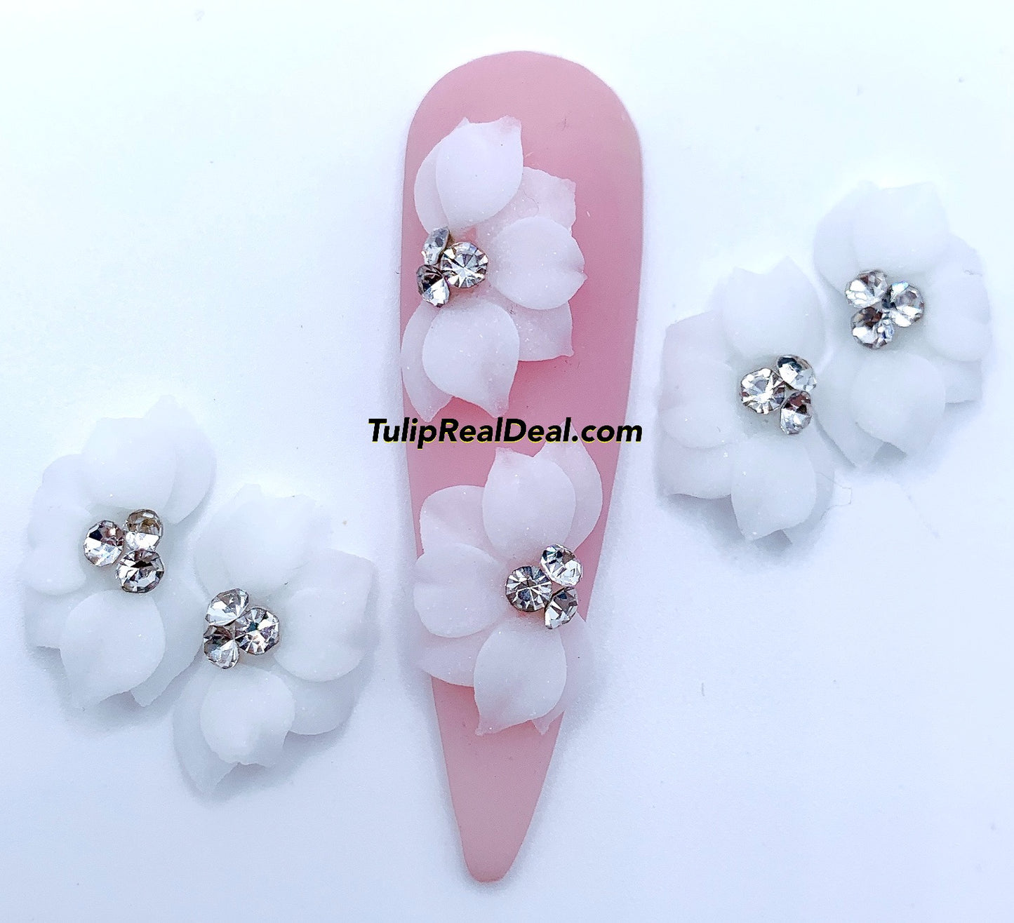 HANDMADE 3D Acrylic Flowers White 4pcs
