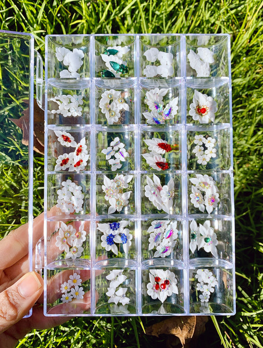 Handmade 3D Acrylic White Flowers Set 100pcs