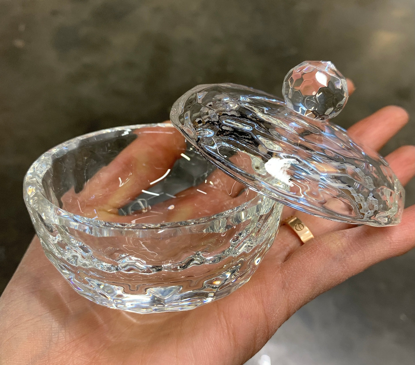 Round Crystal glass dappen dish with cap